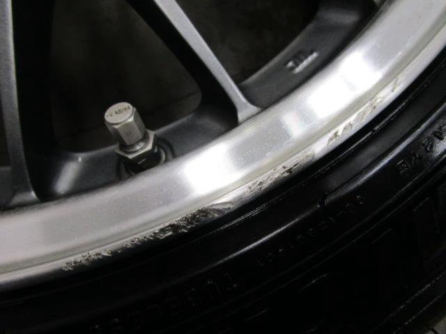 RAYS (Rays)
VOLK
RACING (Volk
Racing)
LE37
K
Gunmetallic / diamond cut
+
MICHELIN (Michelin)
PilotSPORT
Four