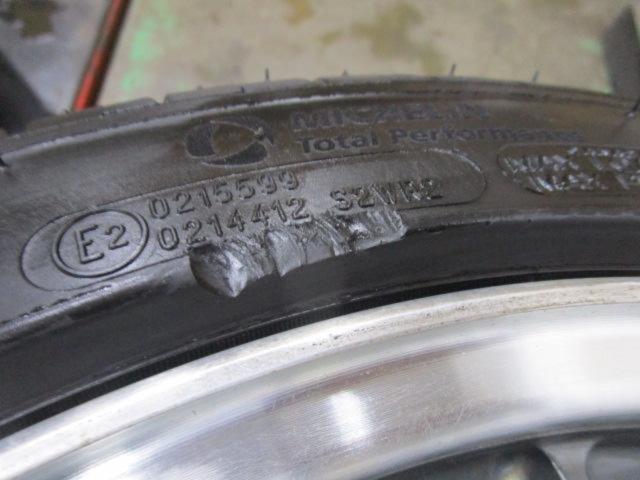 RAYS (Rays)
VOLK
RACING (Volk
Racing)
LE37
K
Gunmetallic / diamond cut
+
MICHELIN (Michelin)
PilotSPORT
Four