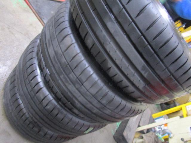 RAYS (Rays)
VOLK
RACING (Volk
Racing)
LE37
K
Gunmetallic / diamond cut
+
MICHELIN (Michelin)
PilotSPORT
Four