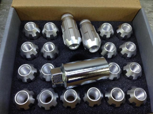 DURAX RACING NUT アルミレーシングナット P1.5