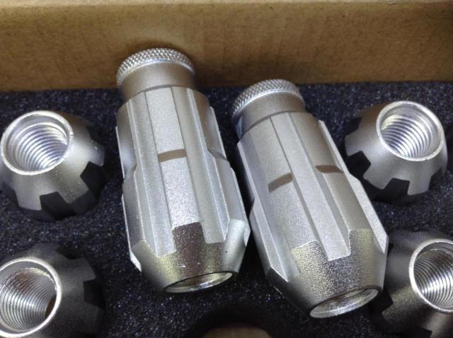 DURAX RACING NUT アルミレーシングナット P1.5