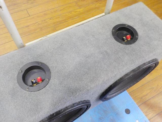 KICKER COMP VR C12VR BOX付き 2発 | カー用品 スピーカー サブウーハースピーカーBOX付を通販で購入する | 中古 ...