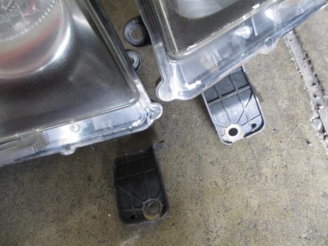 大幅値下げ!RX2006-1025 ダイハツ(DAIHATSU) L175/L185 ムーヴカスタム前期純正 HIDヘッドライト 左右セット