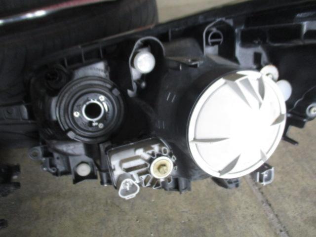 大幅値下げ!RX2006-1025 ダイハツ(DAIHATSU) L175/L185 ムーヴカスタム前期純正 HIDヘッドライト 左右セット