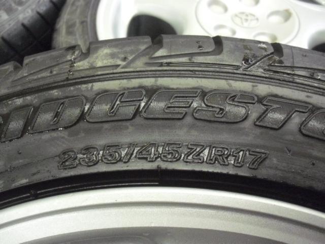 トヨタ純正ホイール、ブリヂストンタイヤ235/45ZR17 賢い