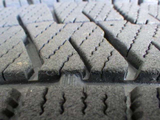 DUNLOP(ダンロップ)  VIOLENTO  + BRIDGESTONE(ブリヂストン) BLIZZAK VRX2