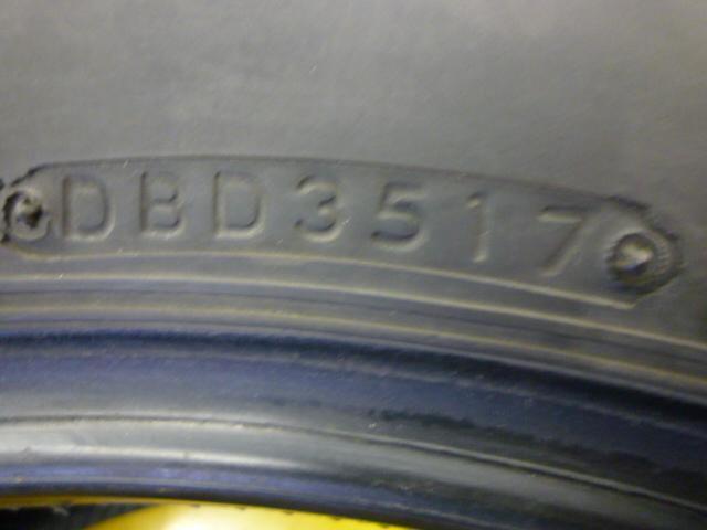 棚D NI2103-8025 BRIDGESTONE BLIZZAK DM-V2 1本