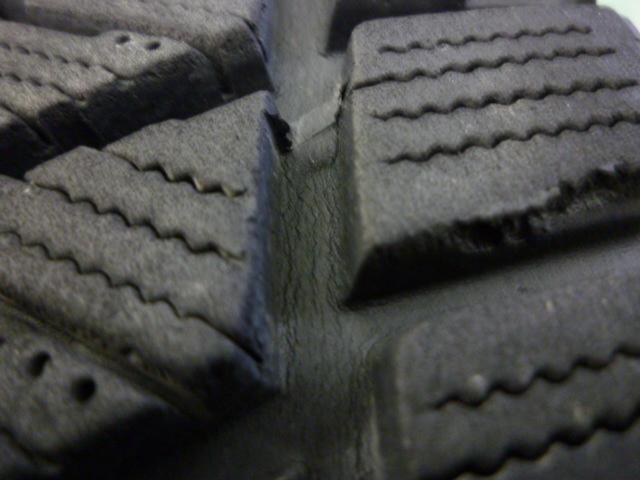 棚D NI2103-8025 BRIDGESTONE BLIZZAK DM-V2 1本