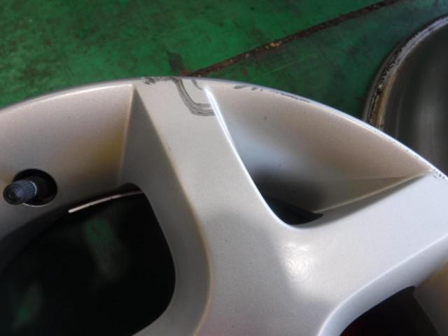 NISSAN キューブ 純正ホイール