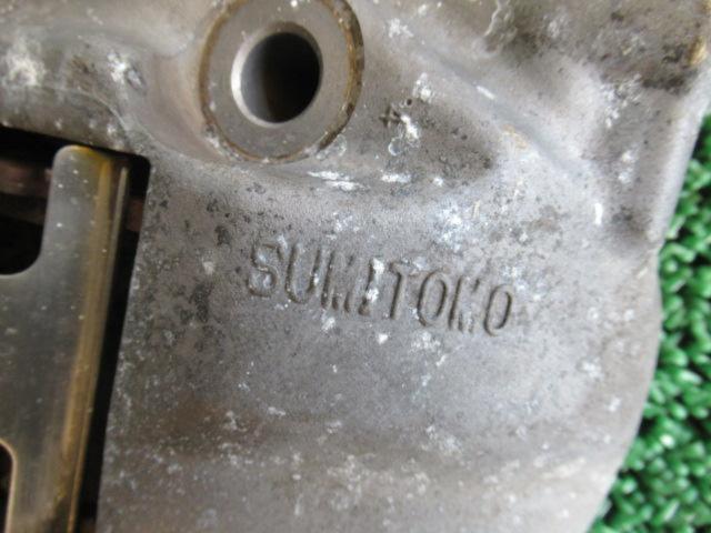 GT306-447 トヨタ 30セルシオ純正フロントブレーキキャリパー 左右セット