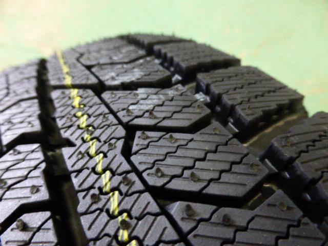 DUNLOP(ダンロップ) VIOLENTO(ヴィオレント) Violento IS (4HOLE)  + TOYO(トーヨー) OBSERVE GIZ2