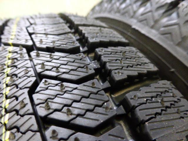 DUNLOP(ダンロップ) VIOLENTO(ヴィオレント) Violento IS (4HOLE)  + TOYO(トーヨー) OBSERVE GIZ2
