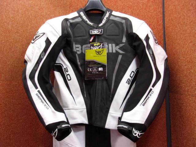 未使用】BERIKベリックレーシングスーツ50サイズ R. （【未使用】BERIK 