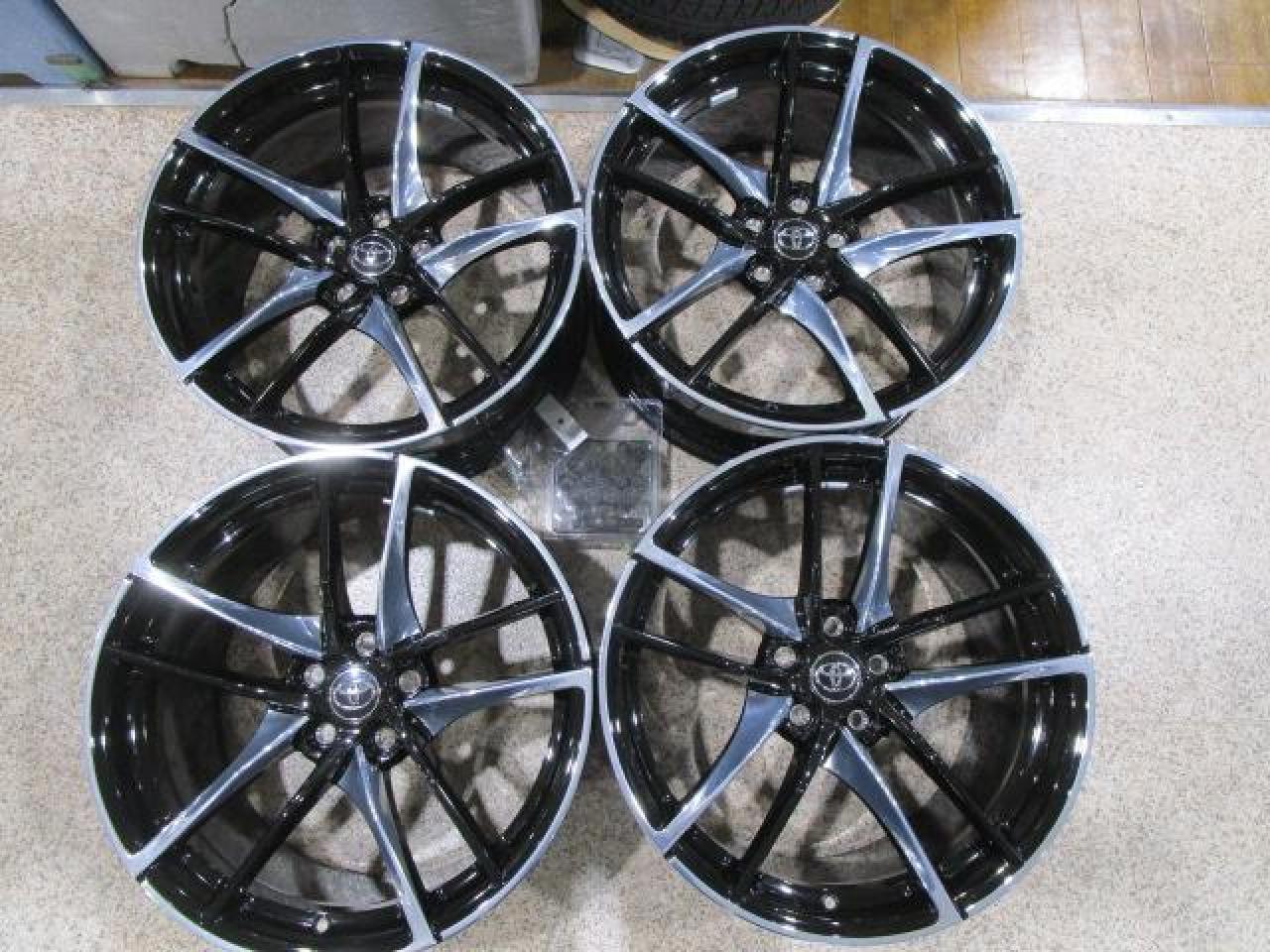 TOYOTA(トヨタ) GRスープラ (A90) DB系 RZ 純正 + 純正ボルト(ロック 