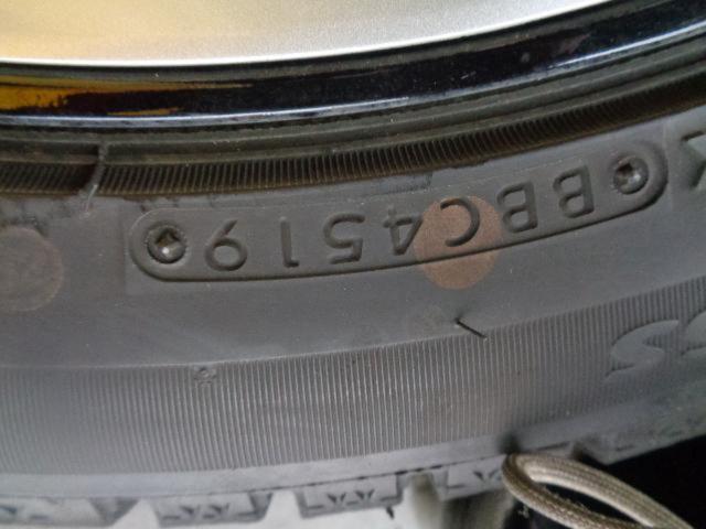 トヨタ純正(TOYOTA)  50系プリウス ツーリングセレクション純正ホイール  + BRIDGESTONE(ブリヂストン) BLIZZAK VRX2