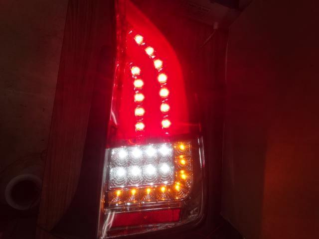 CRYSTAL EYE(クリスタルアイ) ファイバーフルLEDテールレンズ V4 シーケンシャルウインカータイプ
