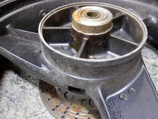 ◆値下げしました!8KAWASAKI ZRX400純正リアタイヤホイール