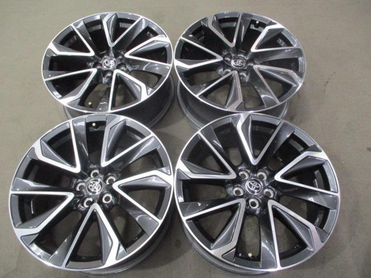 TOYOTA(トヨタ) カローラスポーツ GZグレード純正ホイール 4本セット 