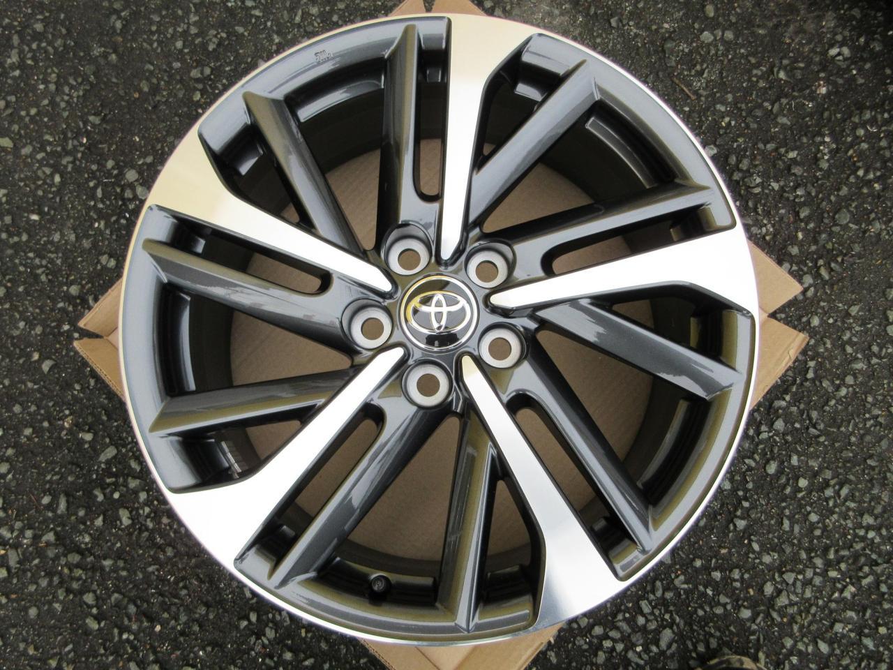 カローラクロス純正ホイール 18インチ （トヨタ純正(TOYOTA) カローラ 