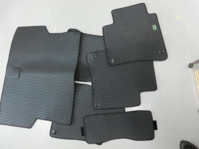 メーカー不明 ベンツフロアマット 