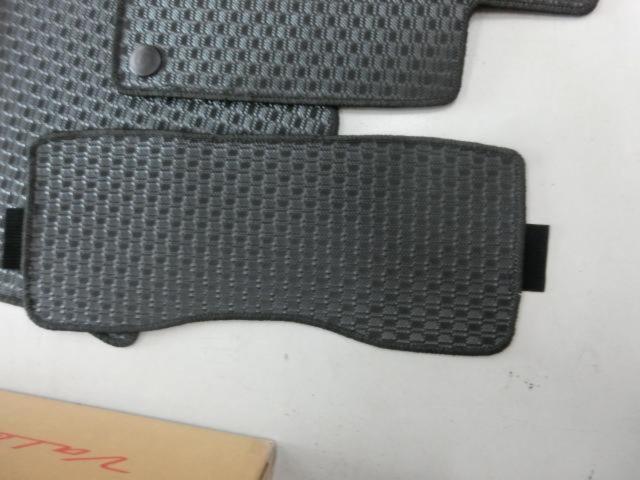 メーカー不明 ベンツフロアマット 
