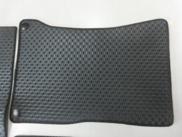 メーカー不明 ベンツフロアマット 