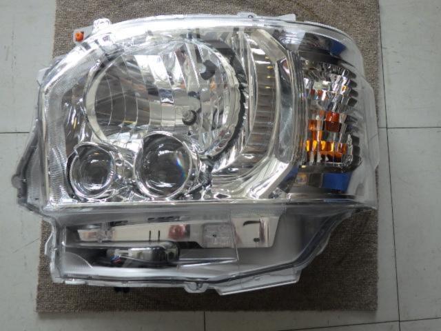 トヨタ純正(TOYOTA) 200系 ハイエース 6型 LEDヘッドライト 左右セット  