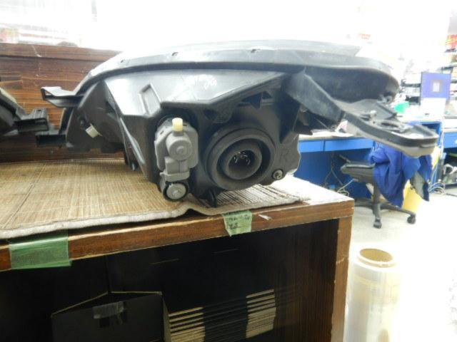 NI2203-7032 NISSAN E11ノート純正ヘッドライト 左右セット