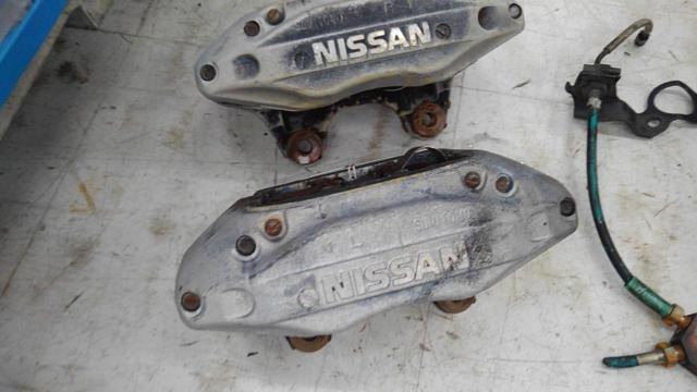 NISSAN純正 フロント対向4potブレーキキャリパー【ECR33スカイライン 