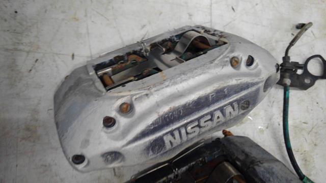 NISSAN純正 フロント対向4potブレーキキャリパー【ECR33スカイライン 
