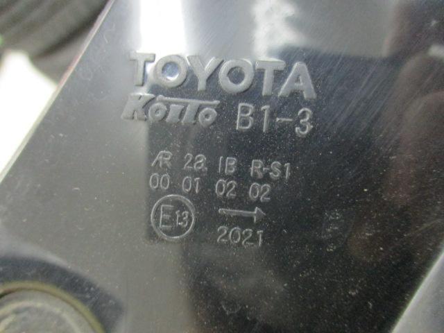 トヨタ純正(TOYOTA) bB/QNC21 テールレンズ左右セット