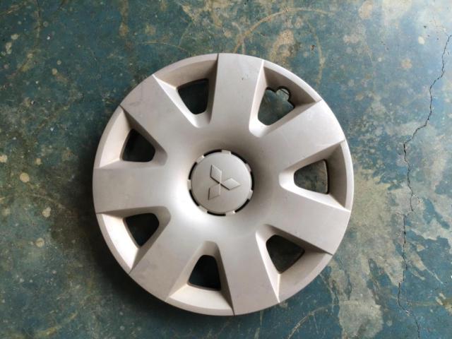 値下げ!】三菱純正(MITSUBISHI) ﾃﾞﾘｶD5純正 ﾎｲｰﾙｶﾊﾞｰ 4分割 | カー用品 