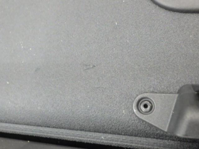 メルセデス ベンツ W205 Cクラス 純正  トノカバー 