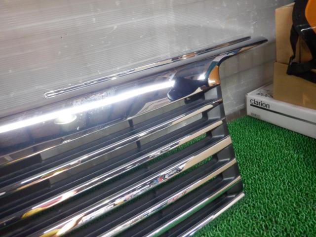 NISSAN 前期純正フロントグリル 【エルグランド E50系】