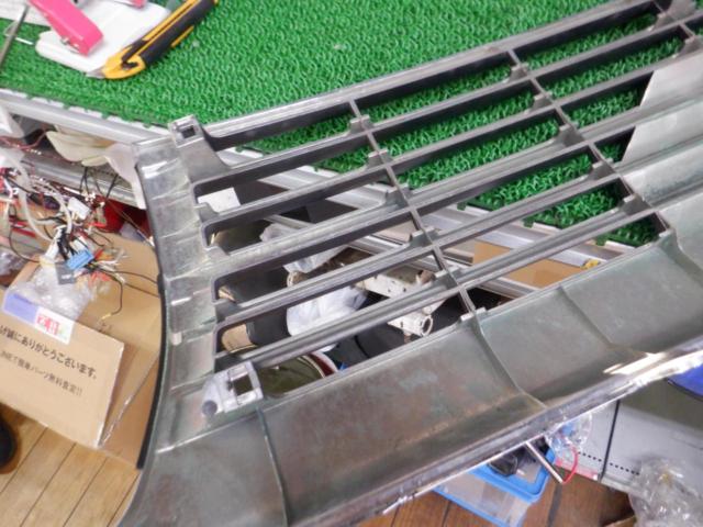 NISSAN 前期純正フロントグリル 【エルグランド E50系】