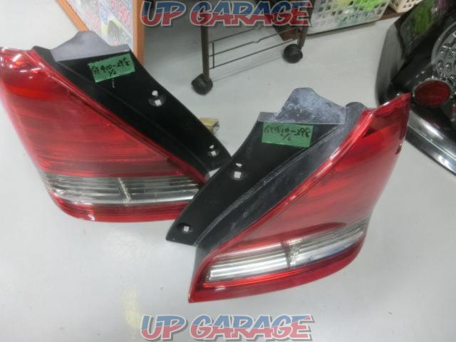 ホンダ オデッセイ純正テールレンズ