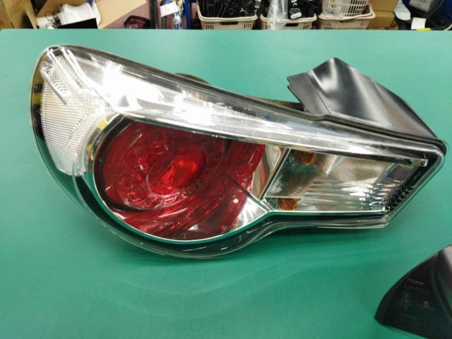トヨタ(TOYOTA) 86(ZN6/BRZ/ZC6 前期)純正 テールランプ 左右セット 