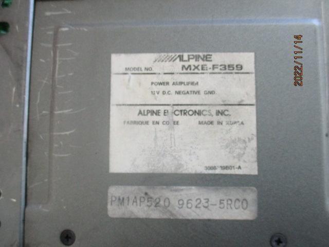 ALPINE  MXE-F359 4chアンプ