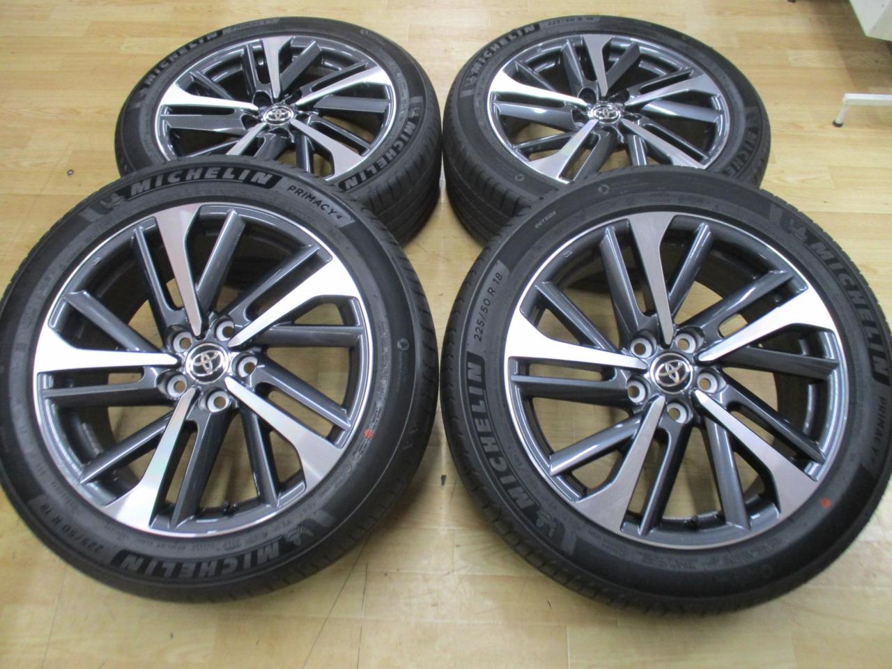 TOYOTA(トヨタ) カローラクロス Zグレード 純正 + MICHELIN(ミシュラン 