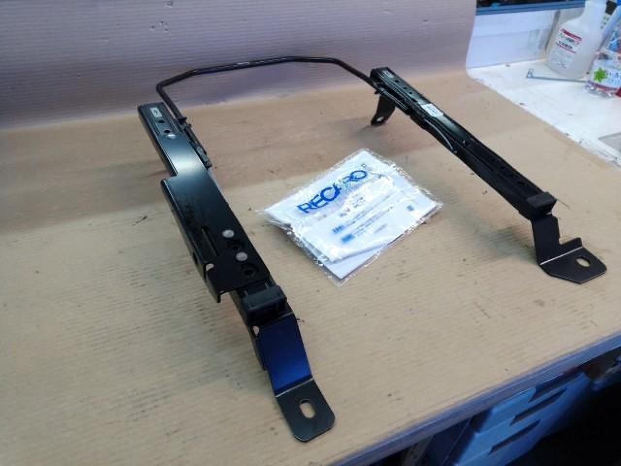 RECARO シートレール ホンダ CRZ- ZF1/ZF2 RH 2085.020.2 | カー用品 シート シートレール(レカロ)を通販で ...