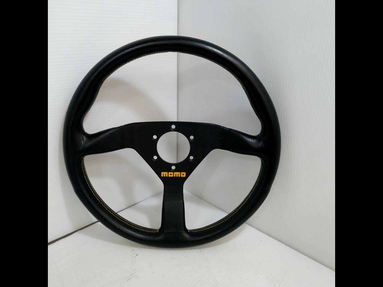 MOMO VELOCE RACING ベローチェ レーシング 340mm ブラックxイエロー 