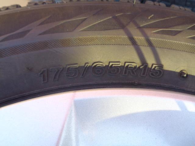 トヨタ純正(TOYOTA)  アクア純正スチールホイール  + BRIDGESTONE(ブリヂストン) BLIZZAK VRX2