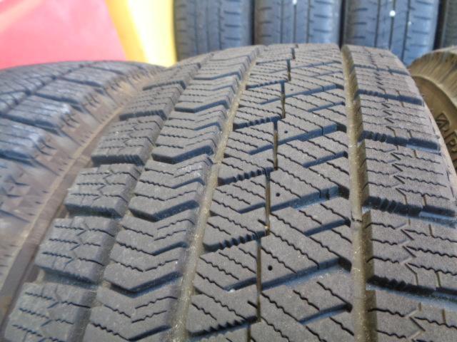 トヨタ純正(TOYOTA)  アクア純正スチールホイール  + BRIDGESTONE(ブリヂストン) BLIZZAK VRX2