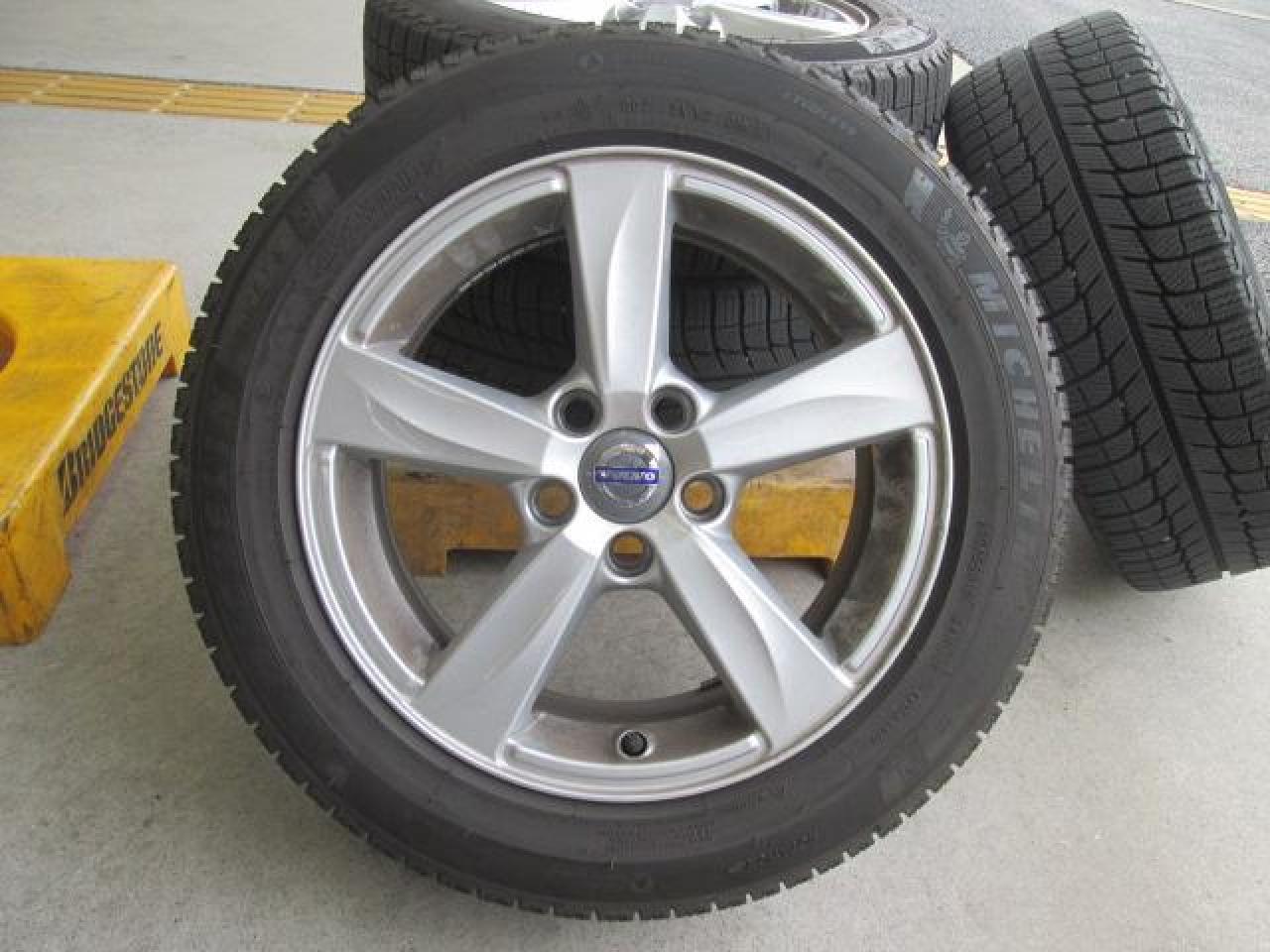 ボルボ V40 クロスカントリー純正ホイール + MICHELIN(ミシュラン) X 