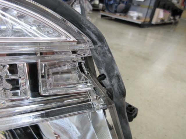 トヨタ純正(TOYOTA) HIDヘッドライト左右セット 【VOXY ZRR70W後期 