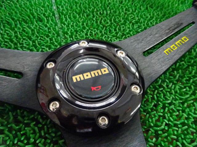 MOMO レザーステアリング 3本ブラックスポーク