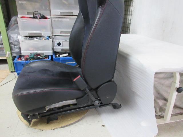 SUBARU インプレッサ WRX STI/GRB 純正シート 運転席側 (W07574 