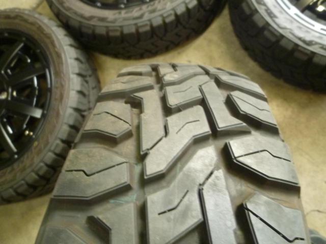 RIVAI OFFROAD Plastic Bomb  + TOYO(トーヨー) R/T OPEN COUNTRY 4本セット