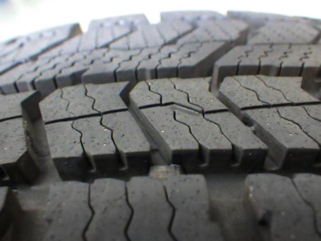 Strategy 9本スポークホイール   + TOYO(トーヨー) OB SEAVEGIZ2