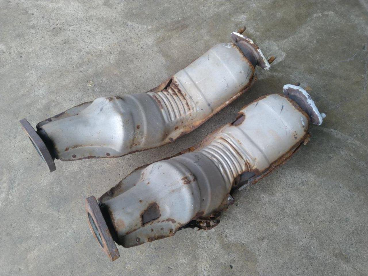 Cpv35 スカイラインクーペ 純正触媒 キャタライザー VQ35DE z33等HKS 